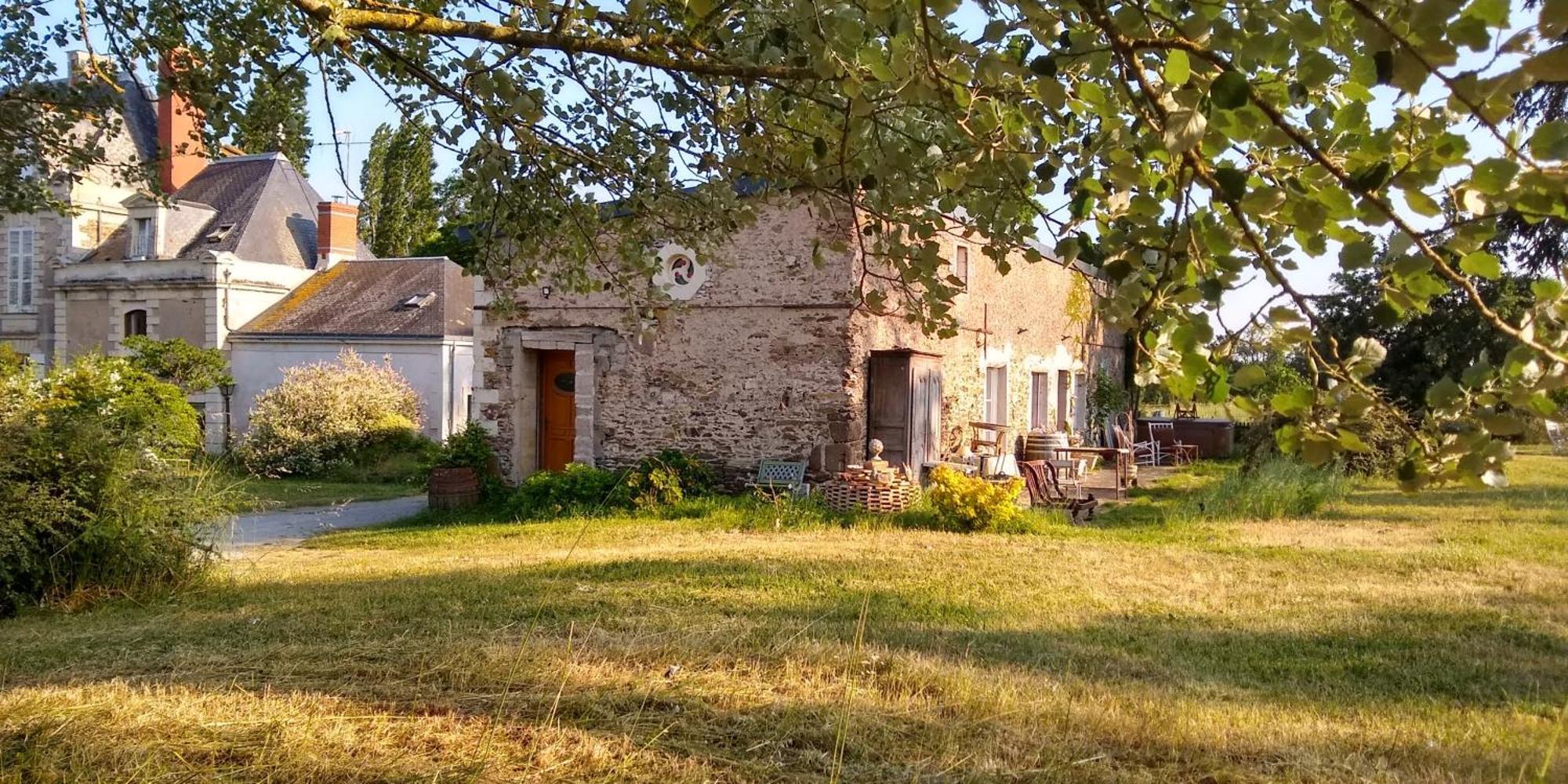 Le Lodge De Loge & Broc La Possonniere Exterior photo