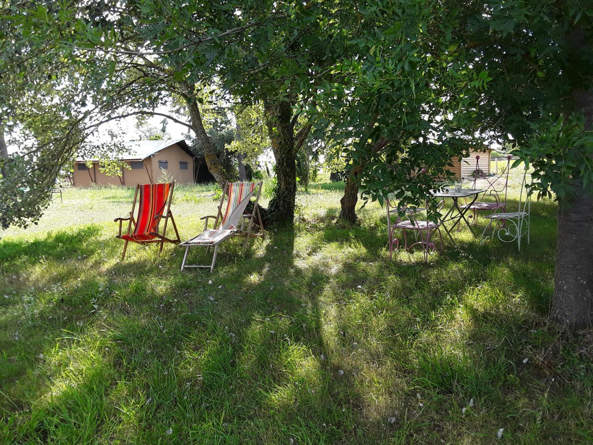 Le Lodge De Loge & Broc La Possonniere Exterior photo